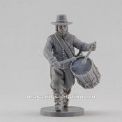 Сборная миниатюра из смолы Барабанщик, идущий, 28 мм, Аванпост - фото